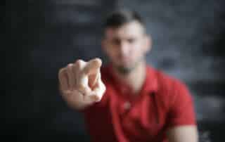 Biais de double contrainte