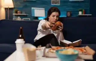 Sommeil et poids sont liés. Le stress dérègle tout. Découvrez comment la sophrologie aide à restaurer l’équilibre corps-esprit.